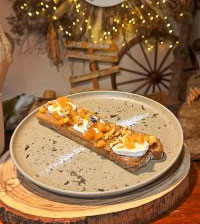TOSTADA “ RUSTIC GOAT “