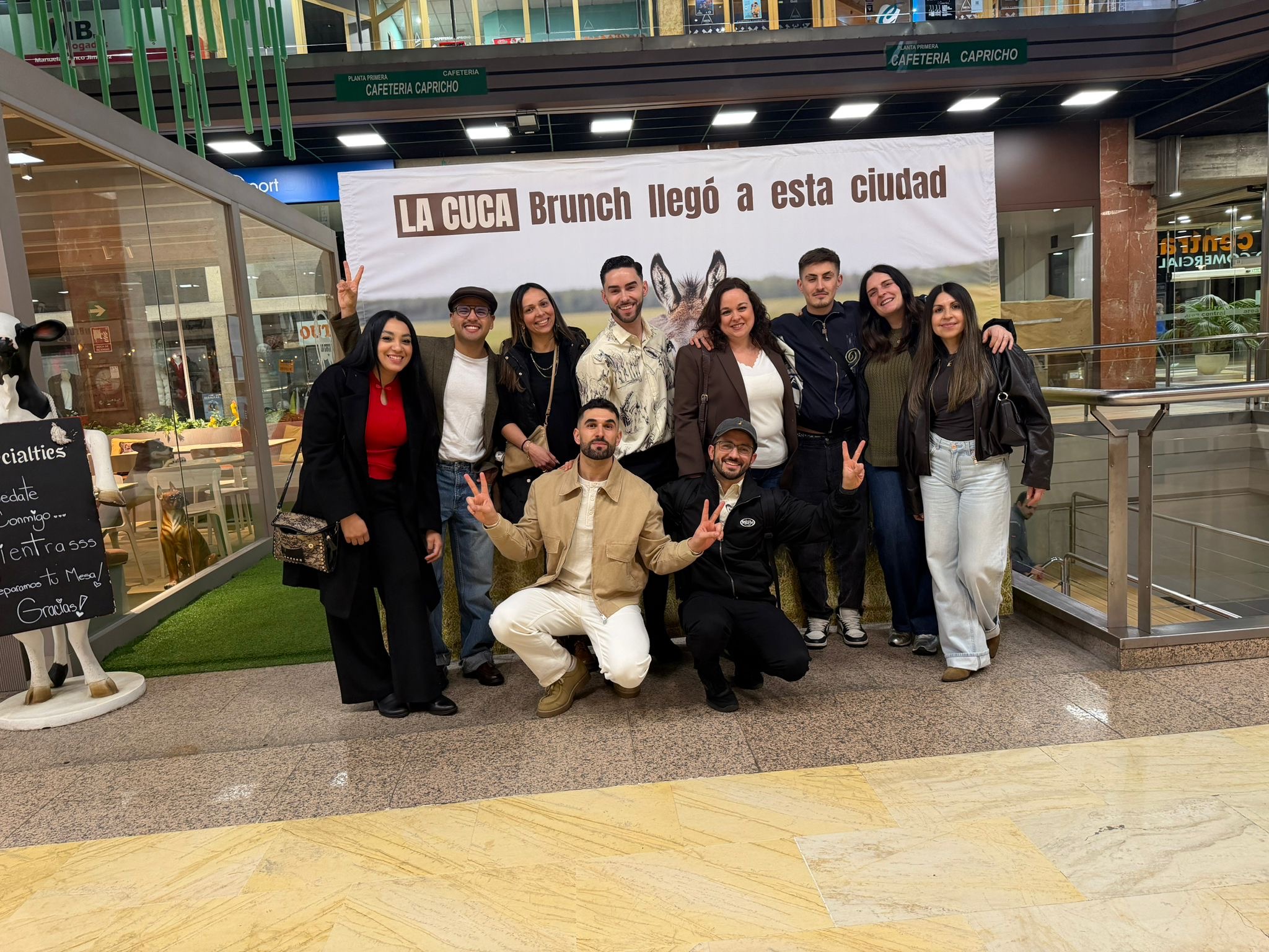 la cuca aterriza en Santiago de Compostela